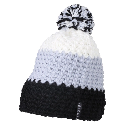 
                                                Crocheted Cap with Pompon
                                                