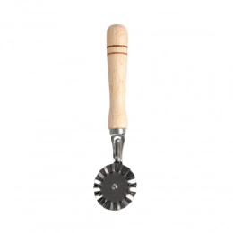 Knurled dough with wooden handle