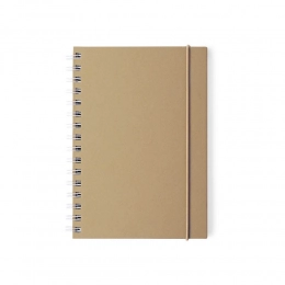 Офис. Блокнот примерно формата А5.