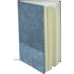 Блокнот примерно формата А5