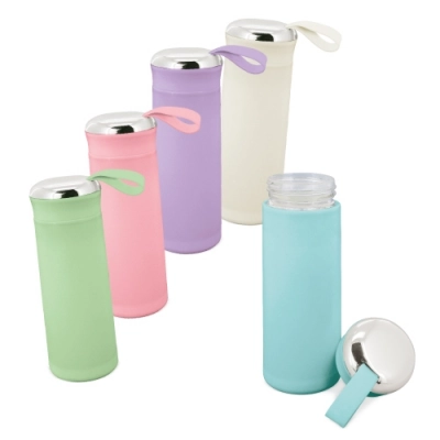 
                                            Набор бутылок различных цветов 