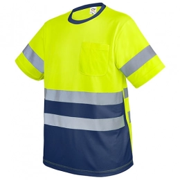 Футболка с карманом и отражающими полосами 
