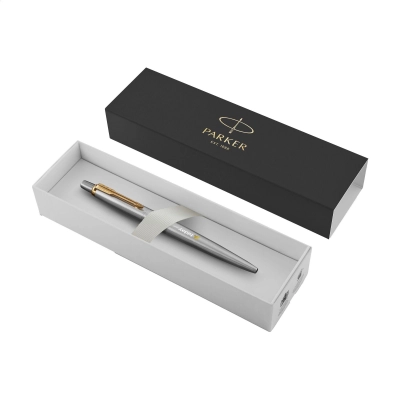 
                                            Шариковая ручка Parker Jotter из переработанной стали - синие чернила
                                            