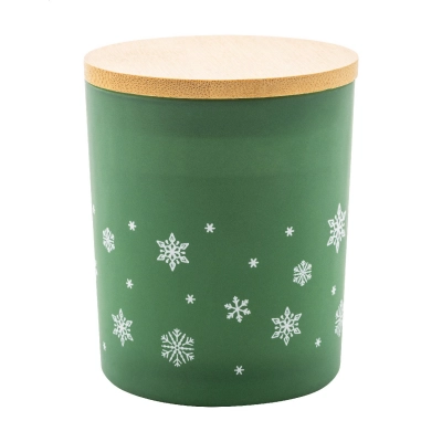 
                                                Christmas candle, pine tree
                                                