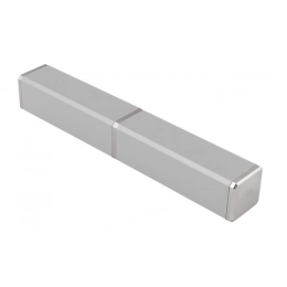 Алюминиевый ящик квадратной формы, серебристого цвета