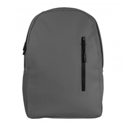 Simple black backpack, 45 x 32 x 13 cm, made of 100% polyurethane.