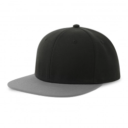 Snap back baseball cap, 6 panels, plastic closure.
