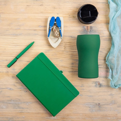 
                                                SILKYWAY gift set: thermocup, notebook, pen, box, green shavings.
                                                