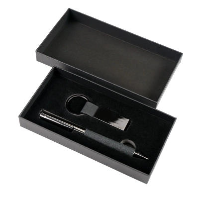 
                                                Pen set + keychain COLLISION, black/dark gray, metal, plastic, cardboard.
                                                