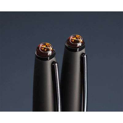
                                                Amber Pen set
                                                