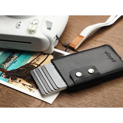 
                                                Кошелек с RFID-защитой
                                                