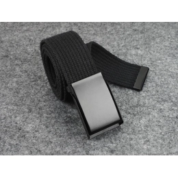 Ремень с пряжкой-открывалкой для бутылок