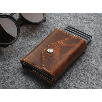 
                                                Кошелек с RFID-защитой
                                                