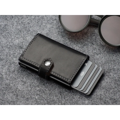 
                                                Кошелек с RFID-защитой
                                                