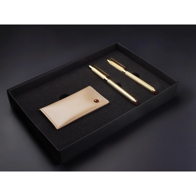 
                                            Набор из янтаря
                                            