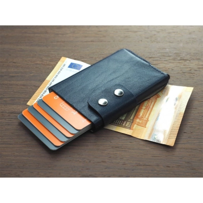 
                                                Кошелек с RFID-защитой
                                                