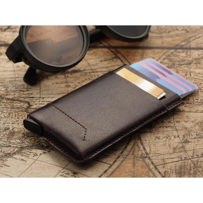 
                                                Кошелек с RFID-защитой
                                                