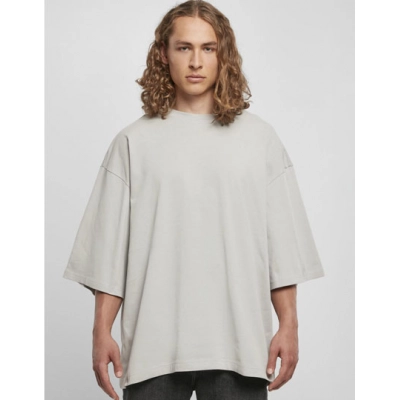 
                                                Huge Tee
                                                
