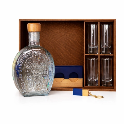 
                                            Gift Set with Epoxy Resin Shot Glass
                                            