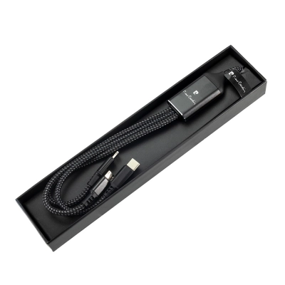 
                                                3 in 1 cable with elighted logo Pierre Cardin
                                                