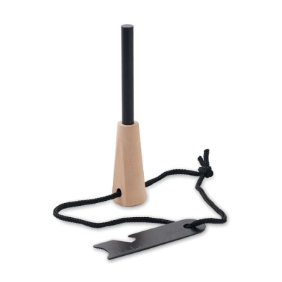 
                                            Pine wood fire starter tools
                                            