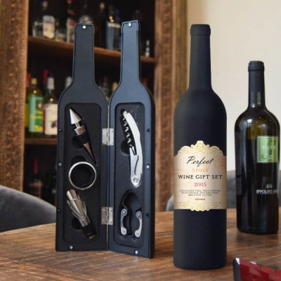
                                            Wine Gift Set
                                            