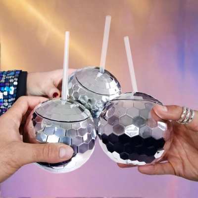 
                                                Discoball Cocktail cup
                                                