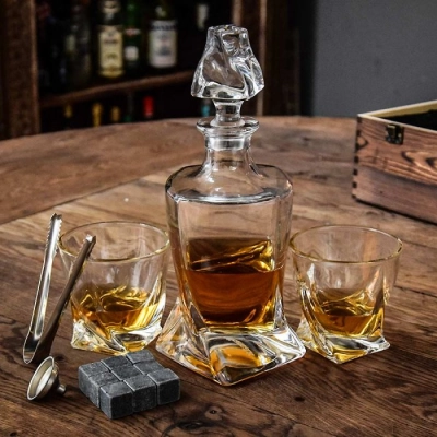 
                                                Twisted Decanter
                                                