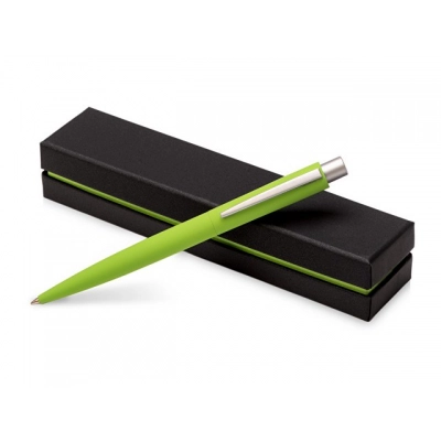 
                                                Pen in the case 