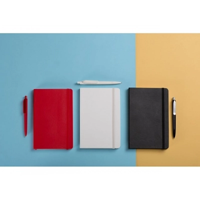 
                                                Подарочный набор Moleskine Indiana с блокнотом А5 Soft и ручкой
                                                