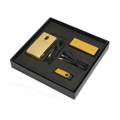 
                                            A set of computer accessories 