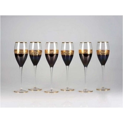 
                                            Set of champagne glasses 
