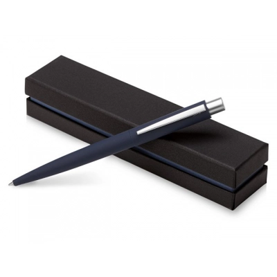 
                                                Pen in the case 