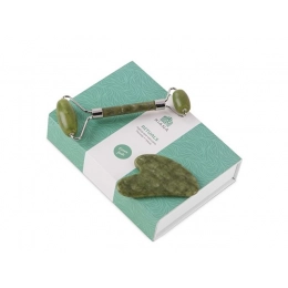 Gift set roller and gua sha made of jade 