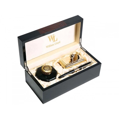 
                                                Set: fountain pen, inkwell, blotter
                                                