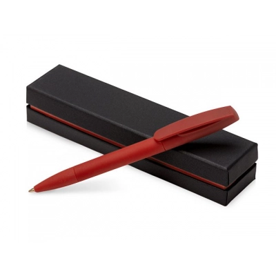 
                                                Pen in the case 