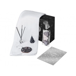 Подарочный набор «Re:Home» с пледом, свечой и диффузором