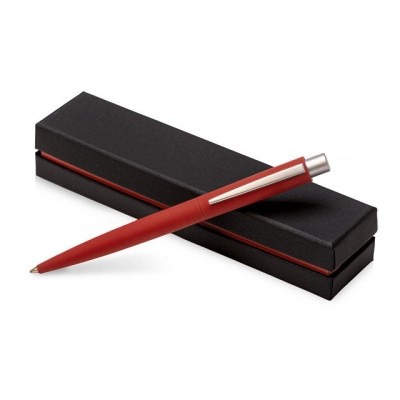 
                                                Pen in the case 