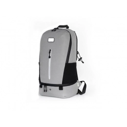 Nomad backpack for 15.6'' laptop made from recycled plastic with an insulated compartment.