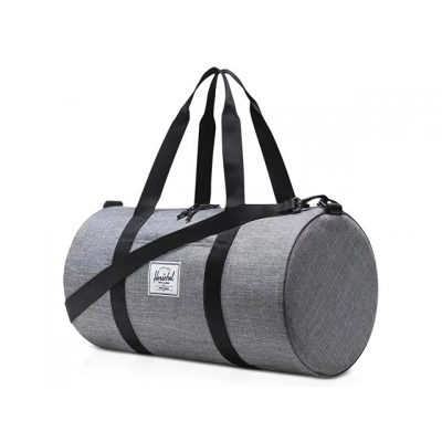 
                                                Herschel Classicâ„¢ sports bag made from recycled material.
                                                