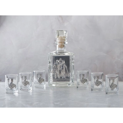 
                                                Set with a decanter 