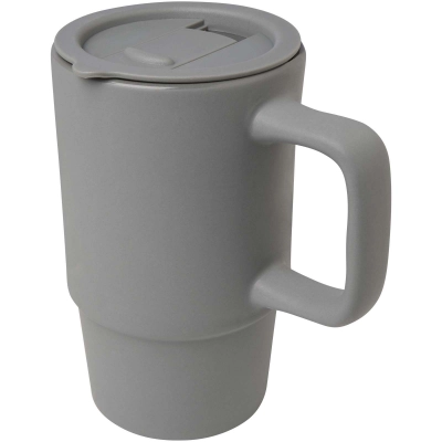 
                                                Carter 450 ml ceramic mug with plastic lid
                                                