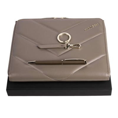 
                                                Набор HUGO BOSS Taupe (шариковая ручка, папка для конференций A5 и брелок)
                                                