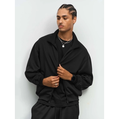 
                                                Junior black sports jacket.
                                                