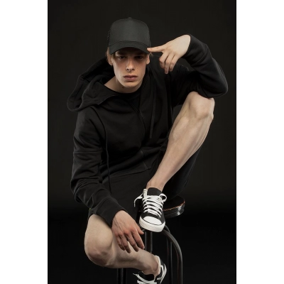 
                                                C3 baseball cap, black.
                                                