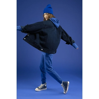 
                                                O2 dark blue denim jacket.
                                                