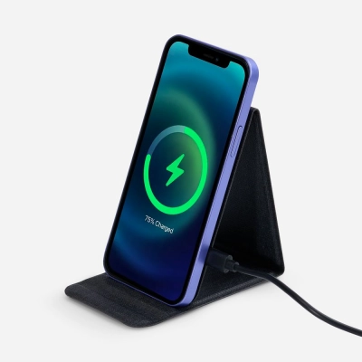 
                                                Подставка для смартфона с беспроводной зарядкой Kickstand, серая
                                                