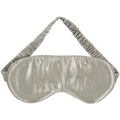 
                                            Essential light gray sleep mask.
                                            