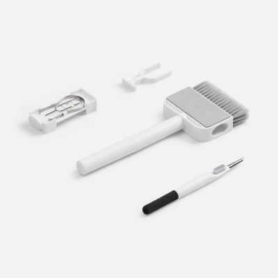 
                                                Brosset white gadget care set.
                                                