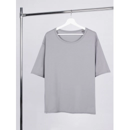 Oversized unisex Vozduh light grey t-shirt.